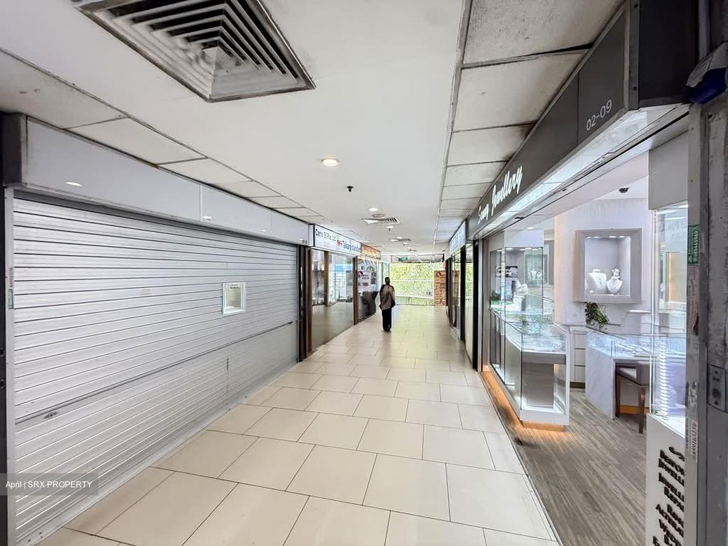 Lucky Plaza (D9), Shop House #549823271